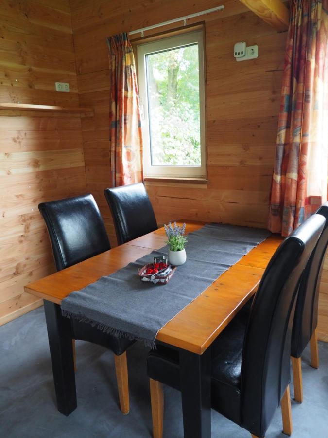 Chalet - Camping 'T Dekske Wintelre Exteriör bild