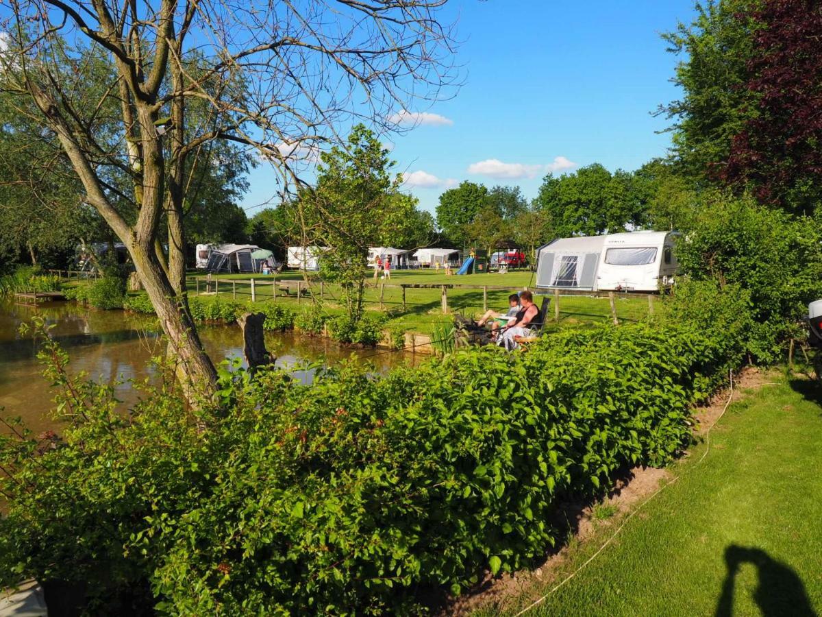 Chalet - Camping 'T Dekske Wintelre Exteriör bild