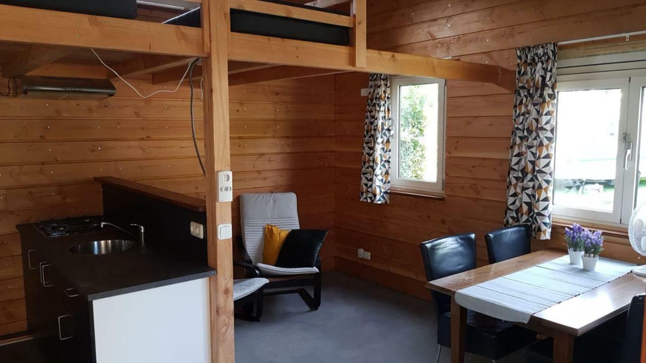 Chalet - Camping 'T Dekske Wintelre Exteriör bild